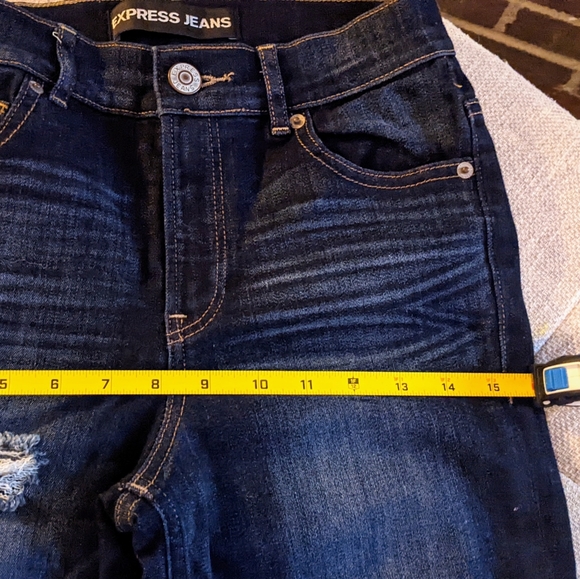 LIKE NEW! Express, Women's (4) High-Rise Legging Jeans, Distressed, Dark Wash - Picture 2 of 12